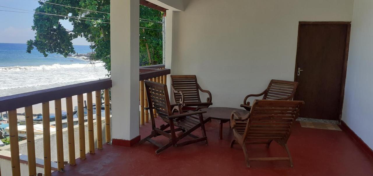 מטרה Kiralawella Beach Inn מראה חיצוני תמונה